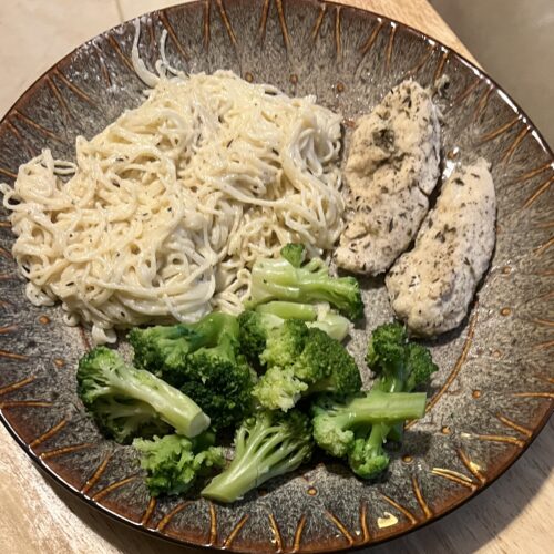Creamy Garlic Chicken and pasta both seasoned with Lauri Lee's Ultra Low Sodium Garlic & Herb Seasoning Blend